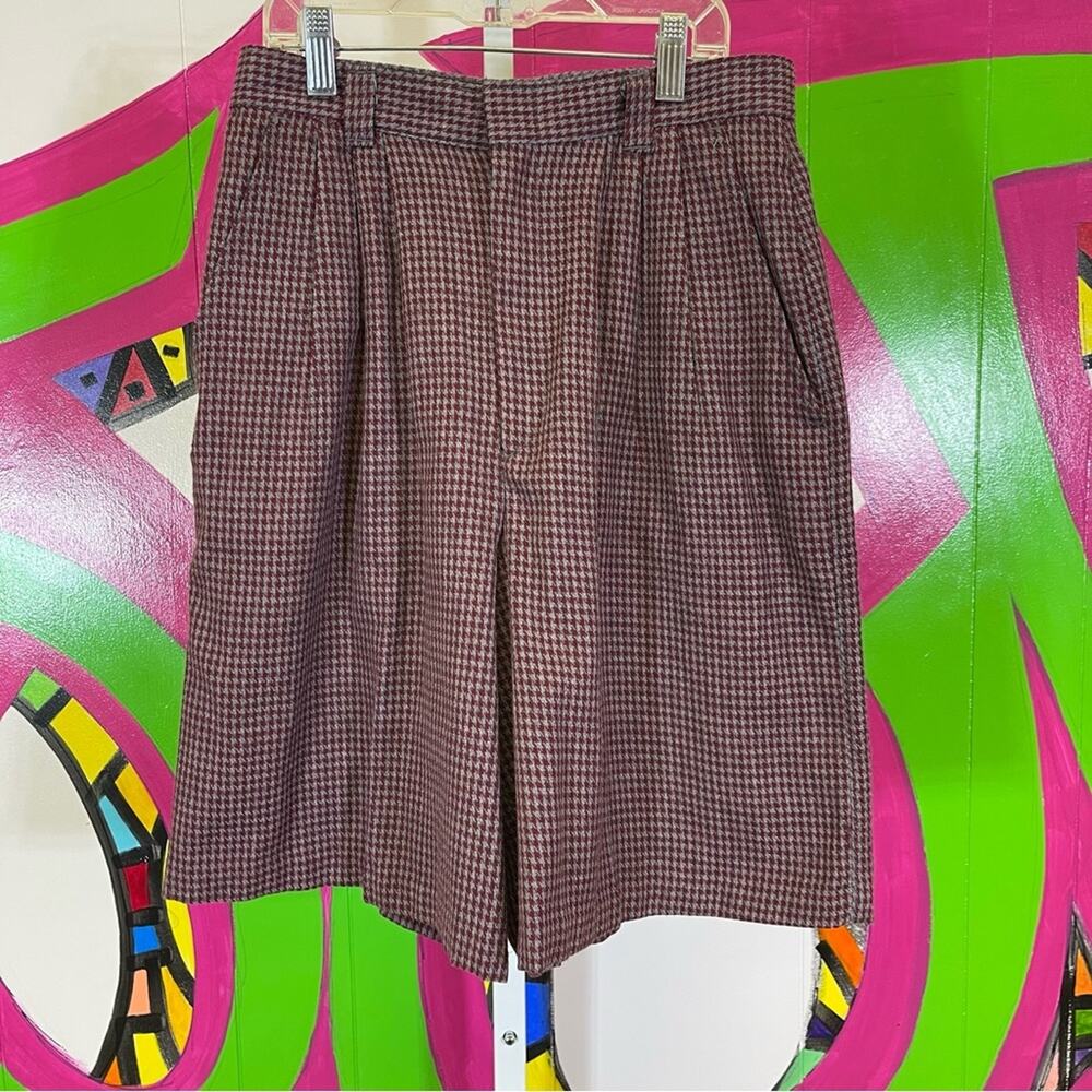 Vintage Lord Isaacs, Herringbone Wool Like Shorts. Size 10(see measurements!)